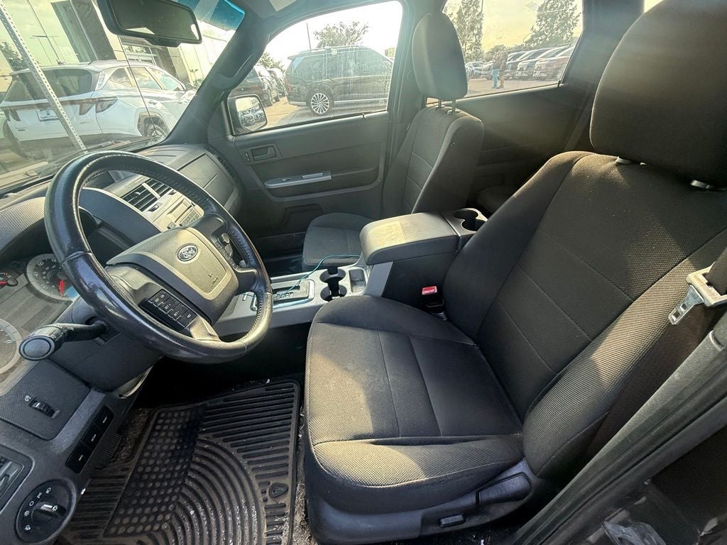 Used 2010 Ford Escape XLT with VIN 1FMCU0D73AKA71557 for sale in Blue Springs, MO