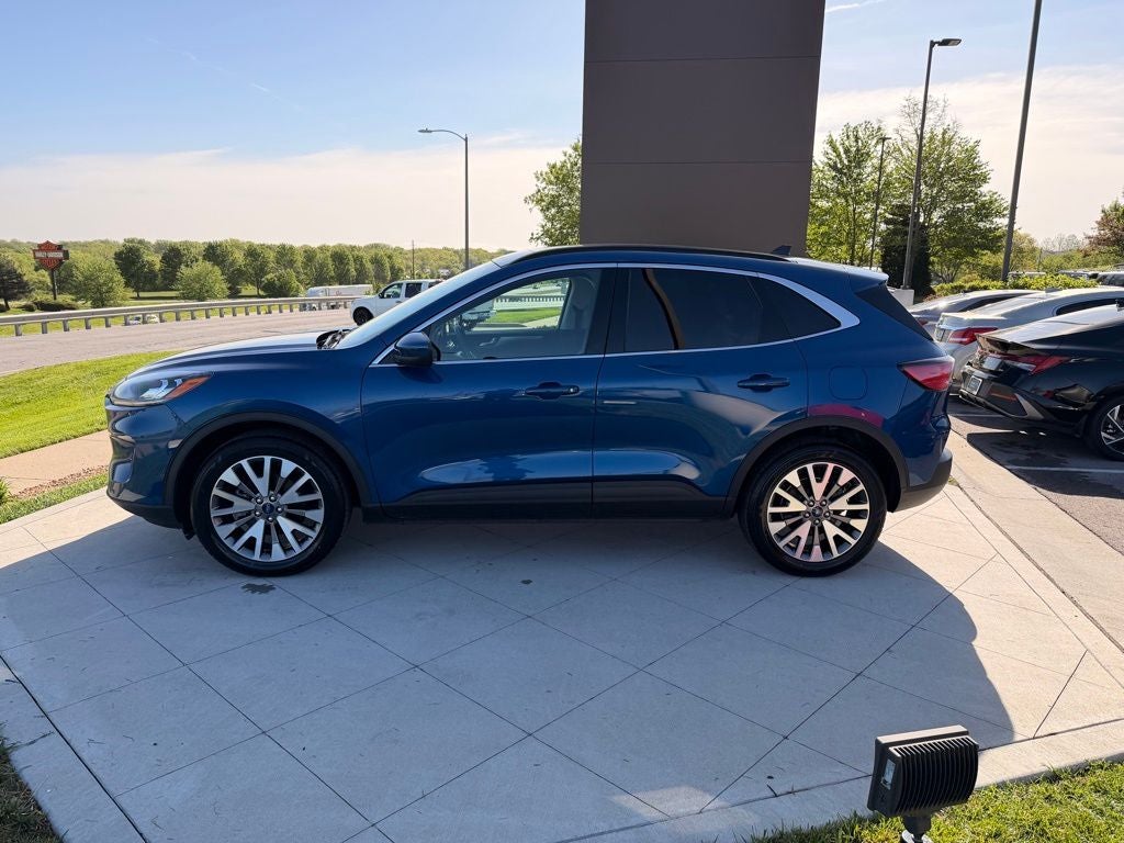 Used 2022 Ford Escape Titanium with VIN 1FMCU9DZ7NUA65759 for sale in Kansas City
