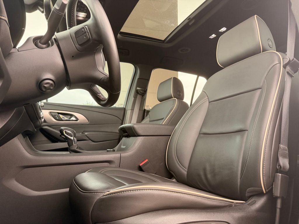 Used 2023 Chevrolet Traverse Premier with VIN 1GNEVKKW4PJ180146 for sale in Kansas City