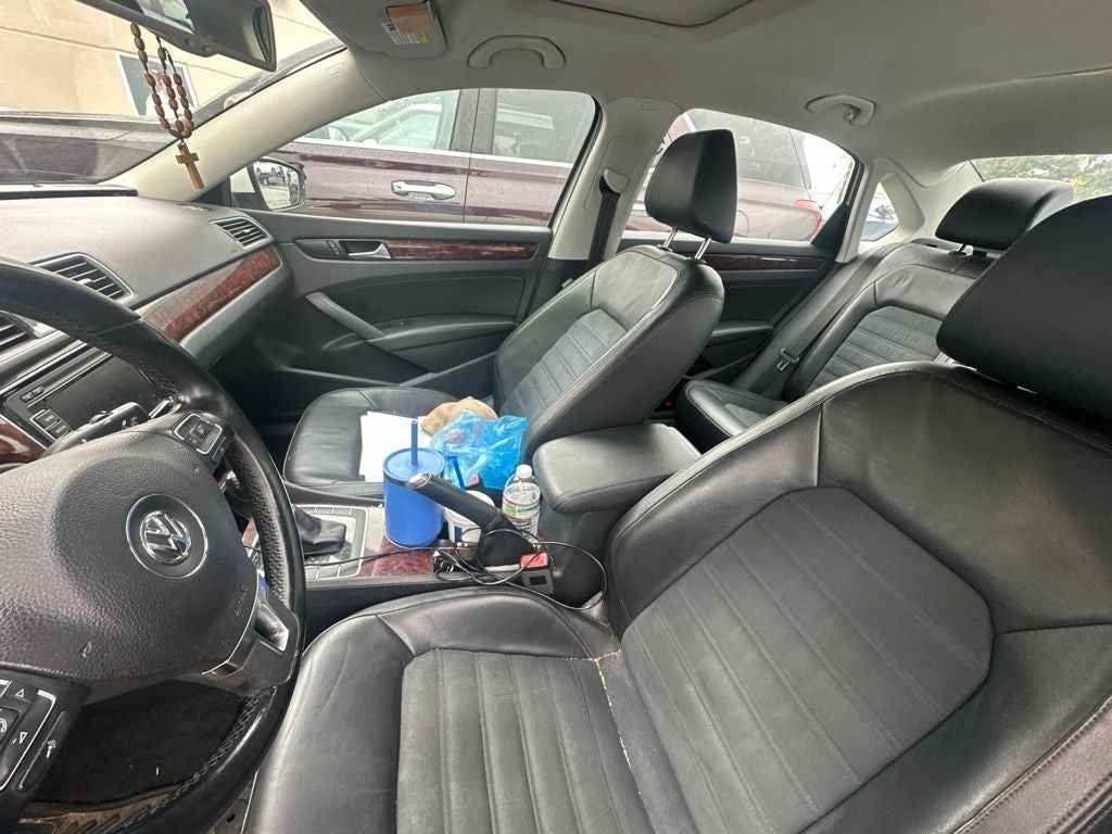 Used 2013 Volkswagen Passat SEL with VIN 1VWCN7A3XDC035520 for sale in Kansas City