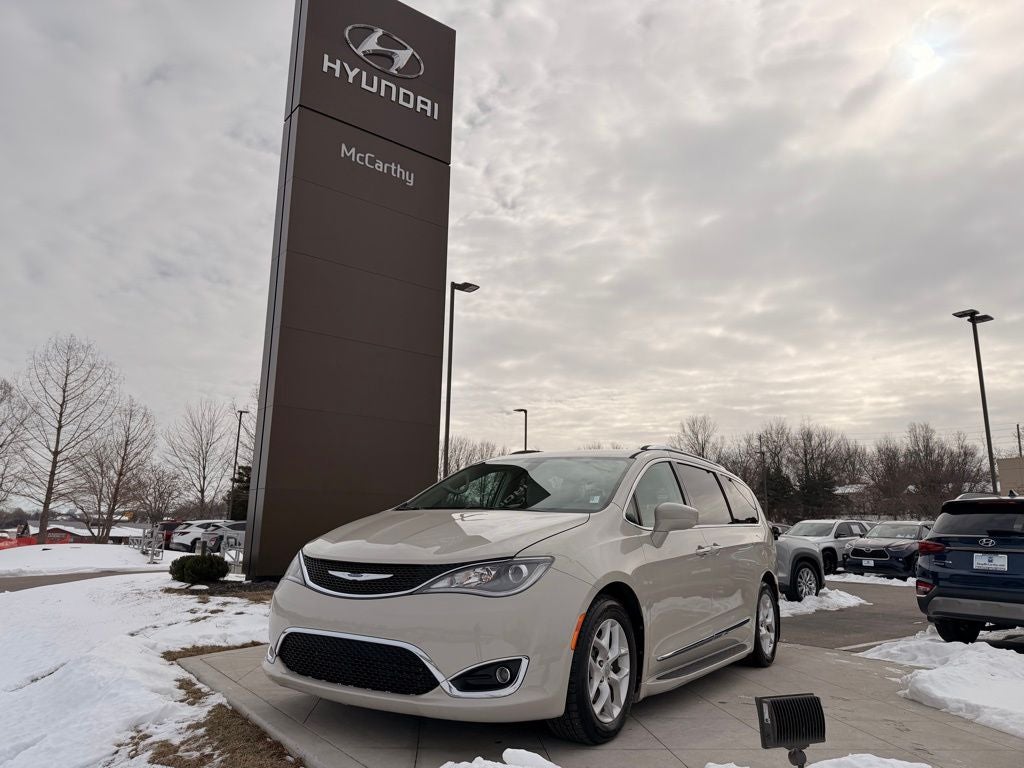 2017 Chrysler Pacifica Touring L Plus