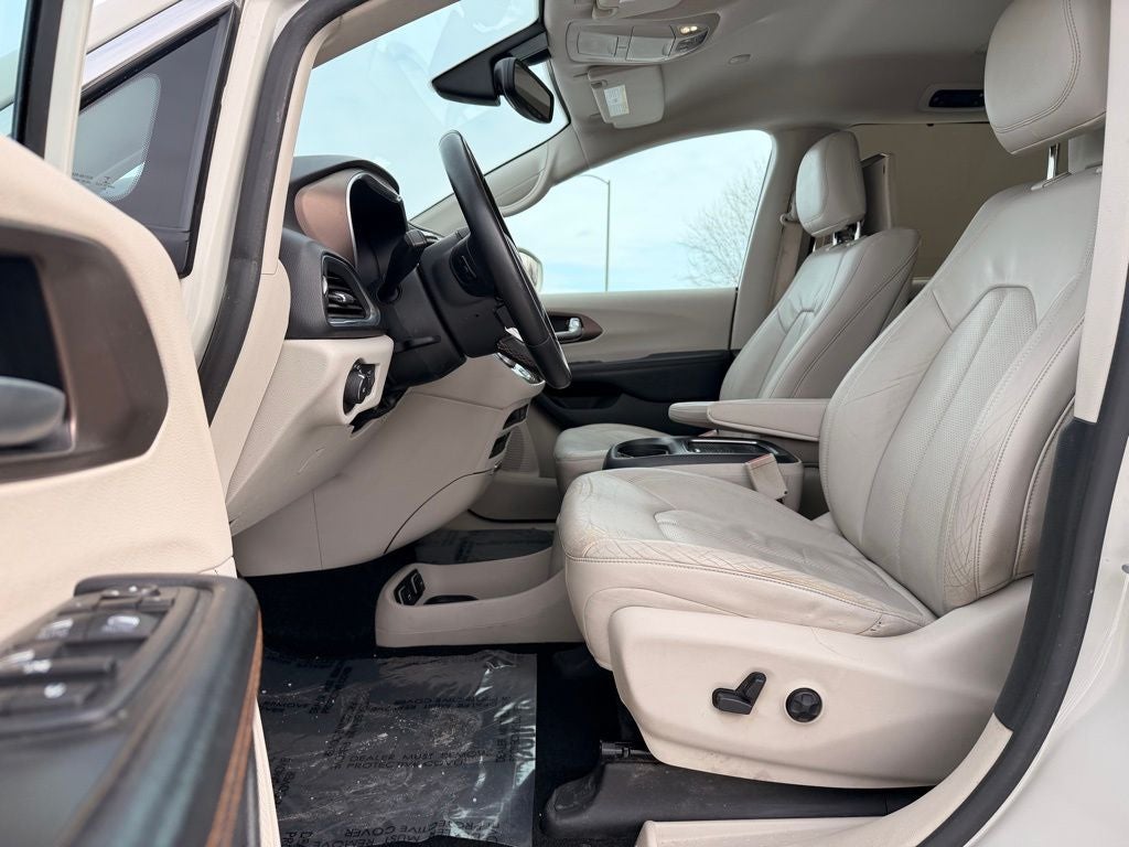 2017 Chrysler Pacifica Touring L Plus