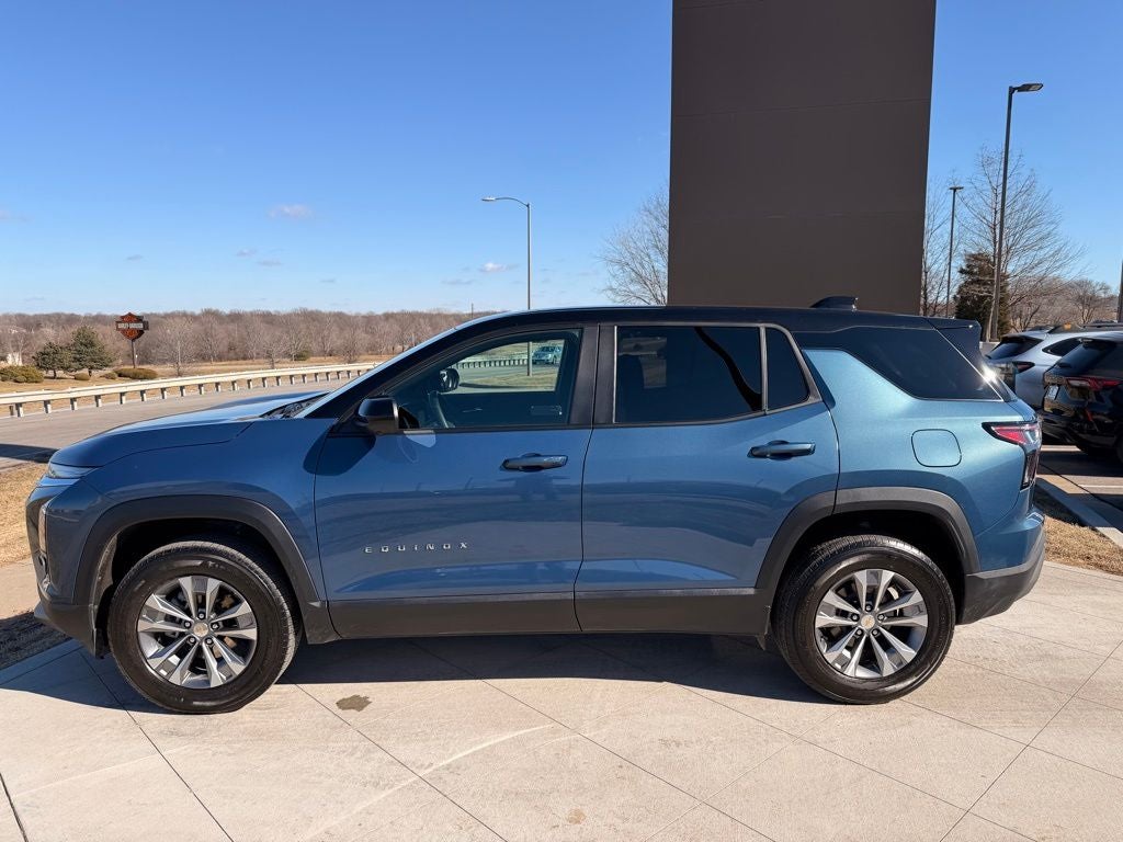 Used 2025 Chevrolet Equinox LT with VIN 3GNAXHEG7SL249445 for sale in Kansas City