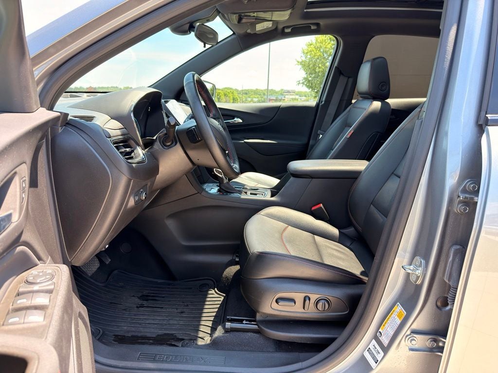 Used 2023 Chevrolet Equinox RS with VIN 3GNAXWEGXPL269149 for sale in Kansas City