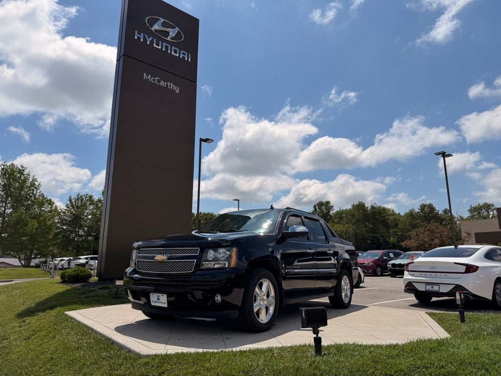 2010 Chevrolet Avalanche 4WD Avalanche LTZ's photo