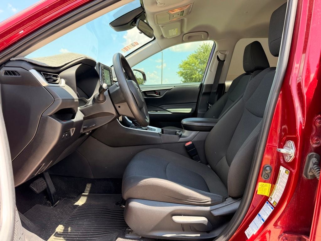 Used 2021 Toyota RAV4 LE with VIN 4T3M6RFV7MU008573 for sale in Kansas City