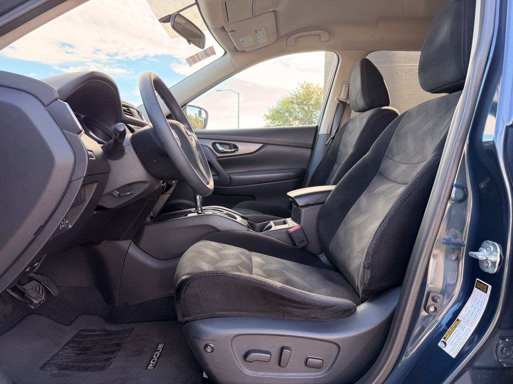 Used 2015 Nissan Rogue SV with VIN 5N1AT2MV6FC760885 for sale in Kansas City