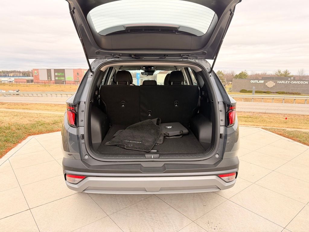 2025 Hyundai TUCSON SE