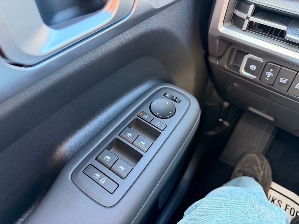 2025 Hyundai SANTA FE HYBRID SEL