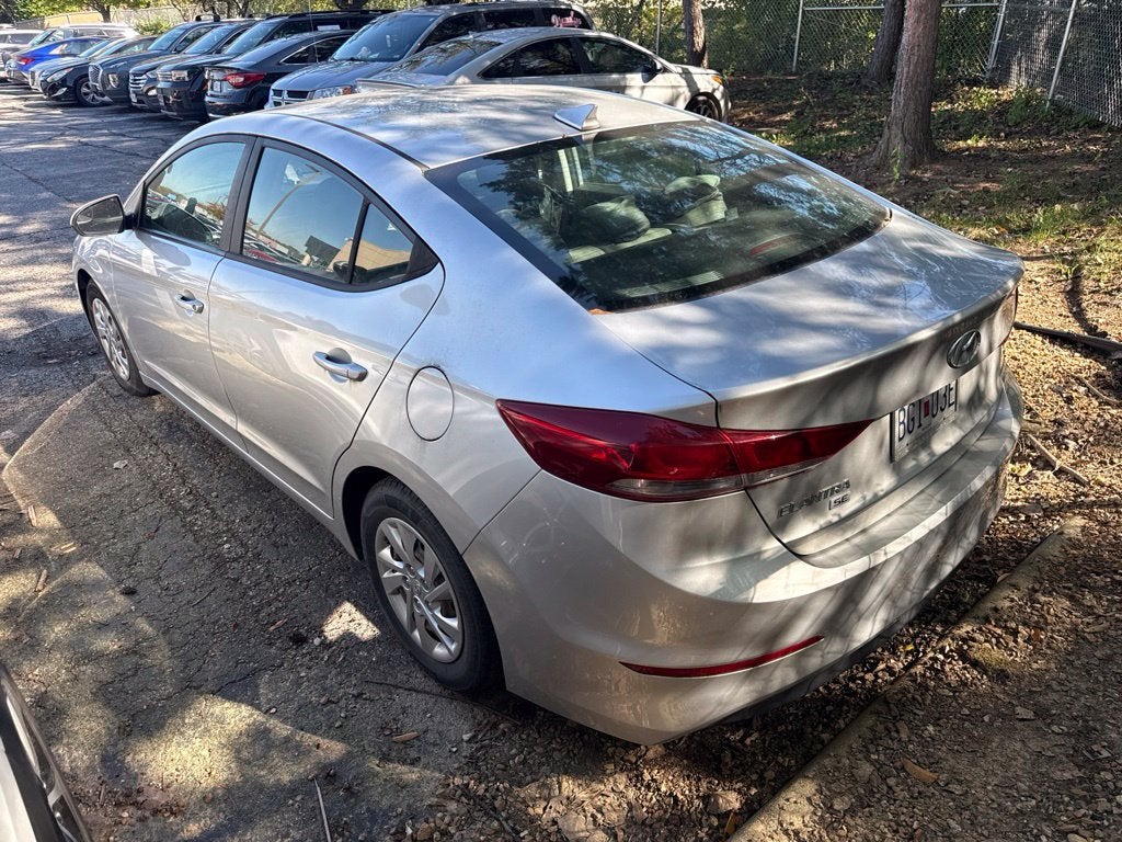2017 Hyundai ELANTRA SE