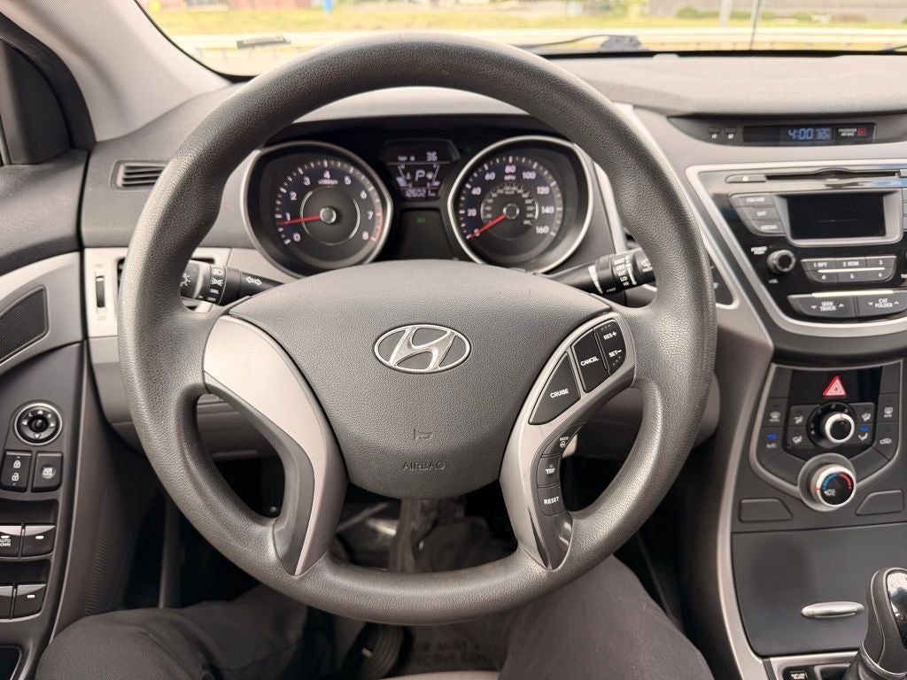 2014 Hyundai ELANTRA SE