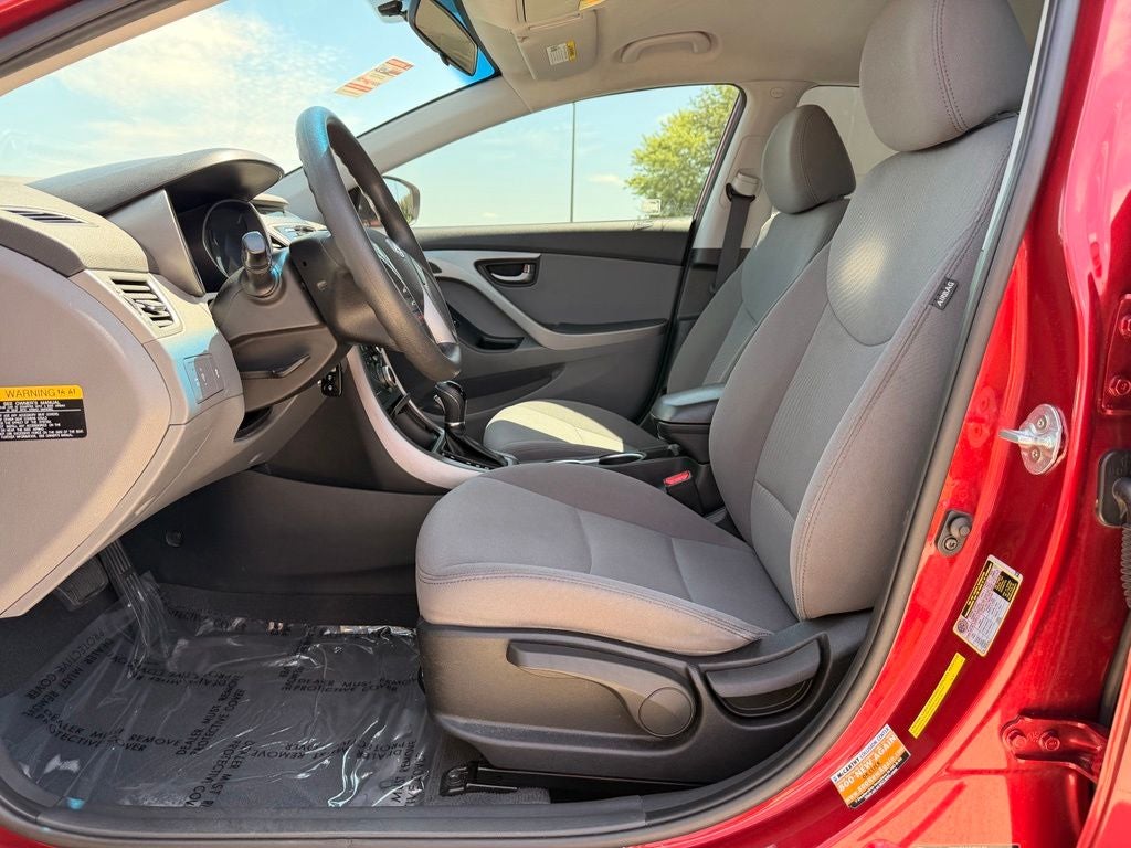 Used 2015 Hyundai Elantra SE with VIN 5NPDH4AE8FH617444 for sale in Kansas City