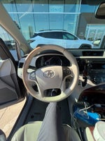 2014 Toyota Sienna XLE 8 Passenger