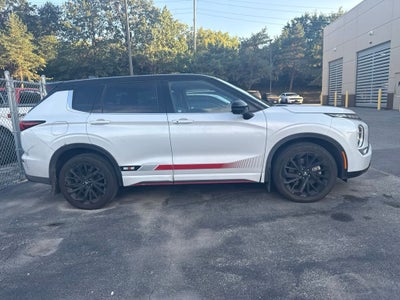 2023 Mitsubishi Outlander SE