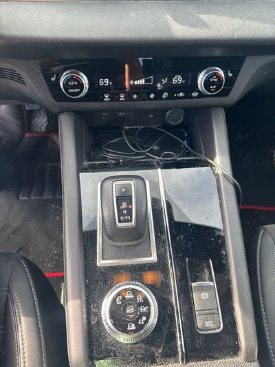 2023 Mitsubishi Outlander SE
