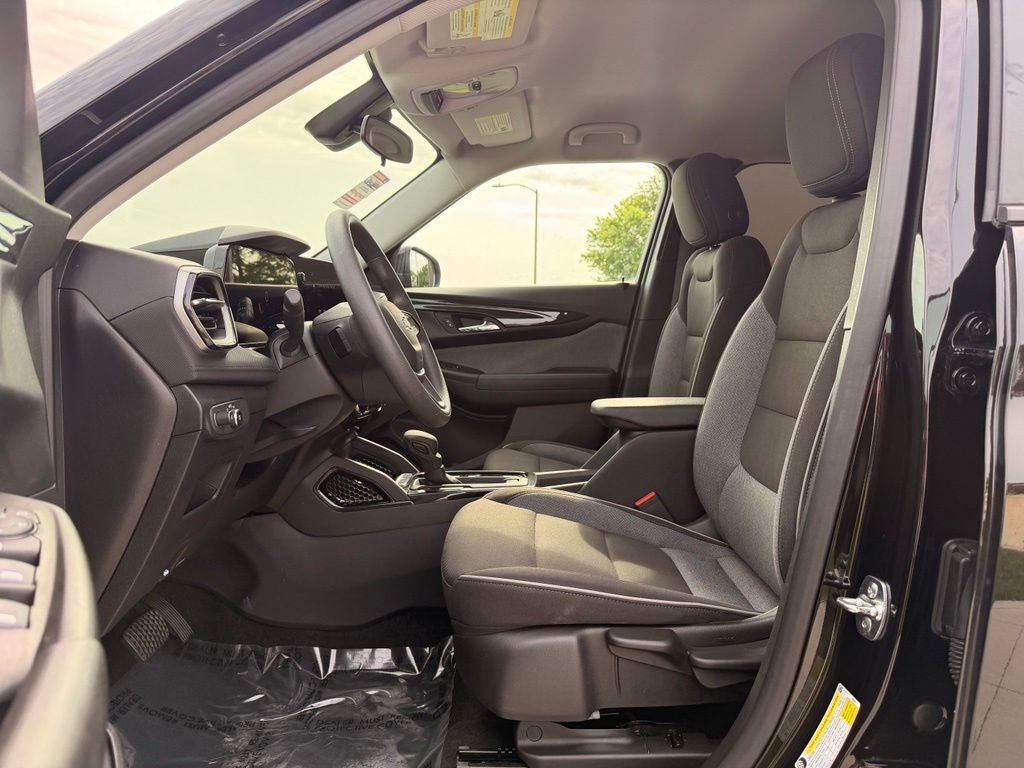Used 2025 Chevrolet Trailblazer LT with VIN KL79MPSL7SB212698 for sale in Kansas City