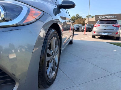 2017 Hyundai ELANTRA SE