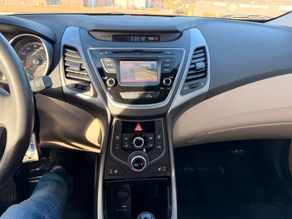 2014 Hyundai ELANTRA SE