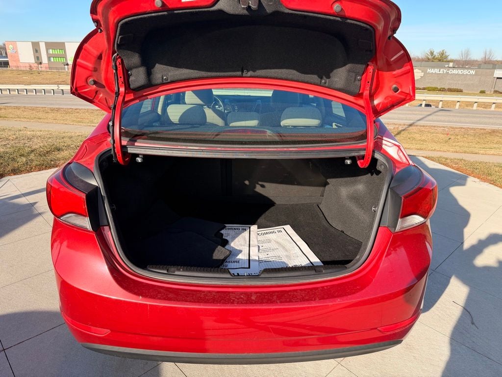 2014 Hyundai ELANTRA SE