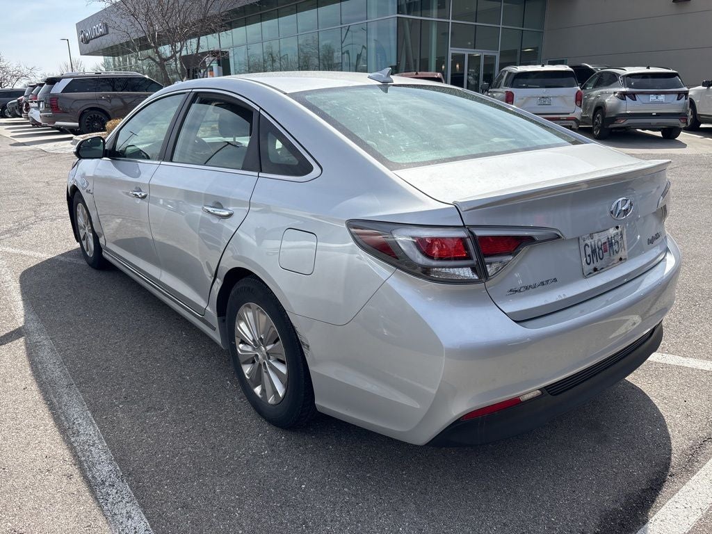 Used 2017 Hyundai Sonata Hybrid Base with VIN KMHE24L18HA045796 for sale in Kansas City