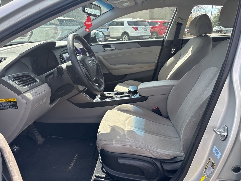 2017 Hyundai SONATA HYBRID SE