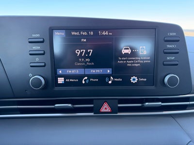 2024 Hyundai ELANTRA SE