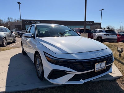 2024 Hyundai ELANTRA SE
