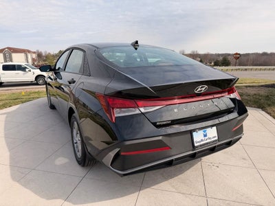 2025 Hyundai ELANTRA SE