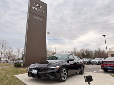 2025 Hyundai ELANTRA Limited