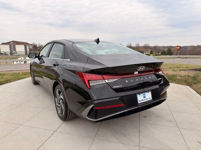 2025 Hyundai ELANTRA Limited