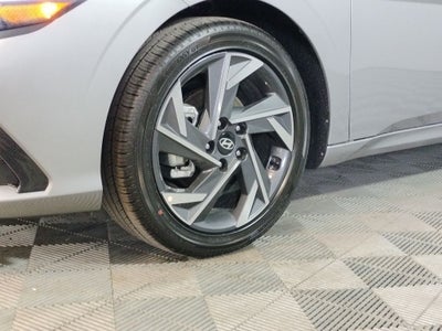 2025 Hyundai ELANTRA Limited