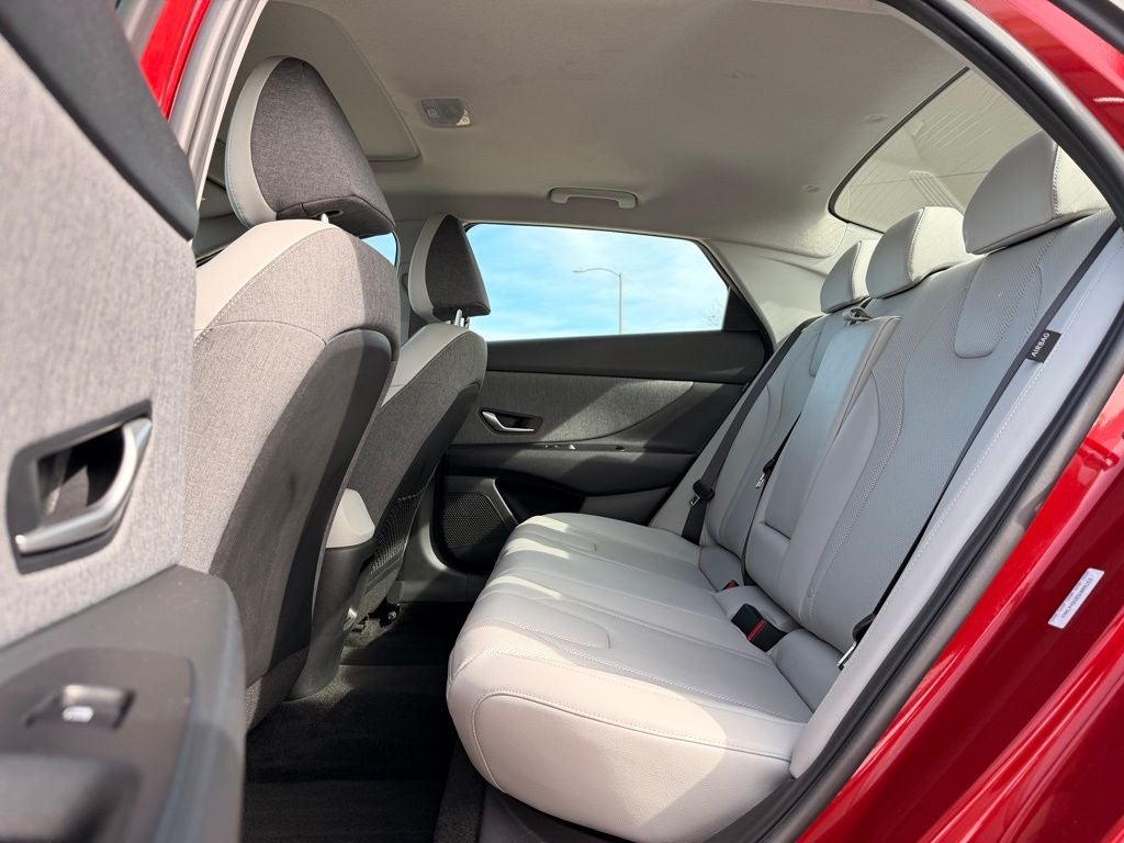 2025 Hyundai ELANTRA Limited