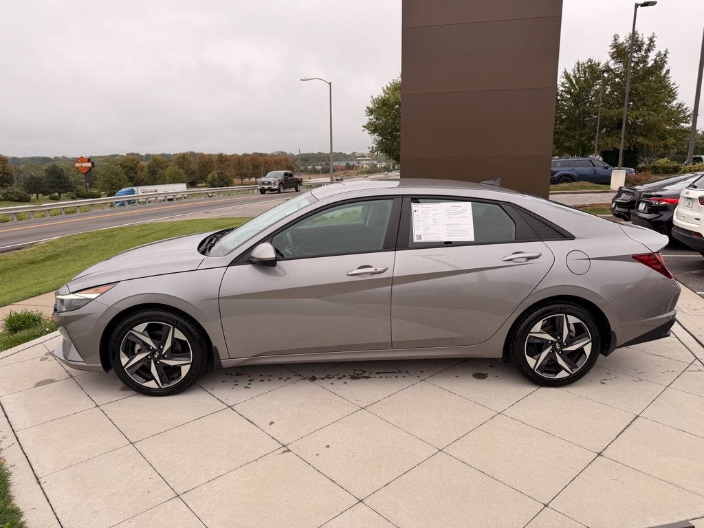 2023 Hyundai ELANTRA SEL