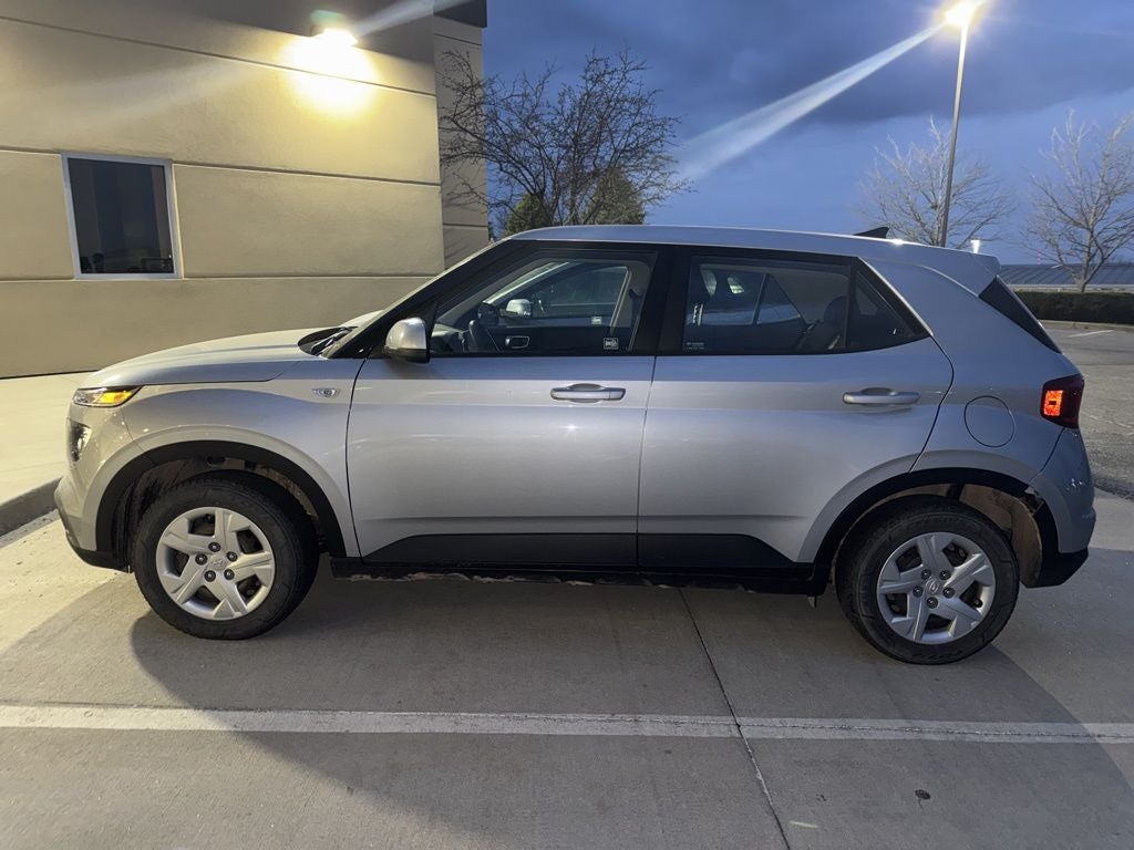 2020 Hyundai VENUE SE