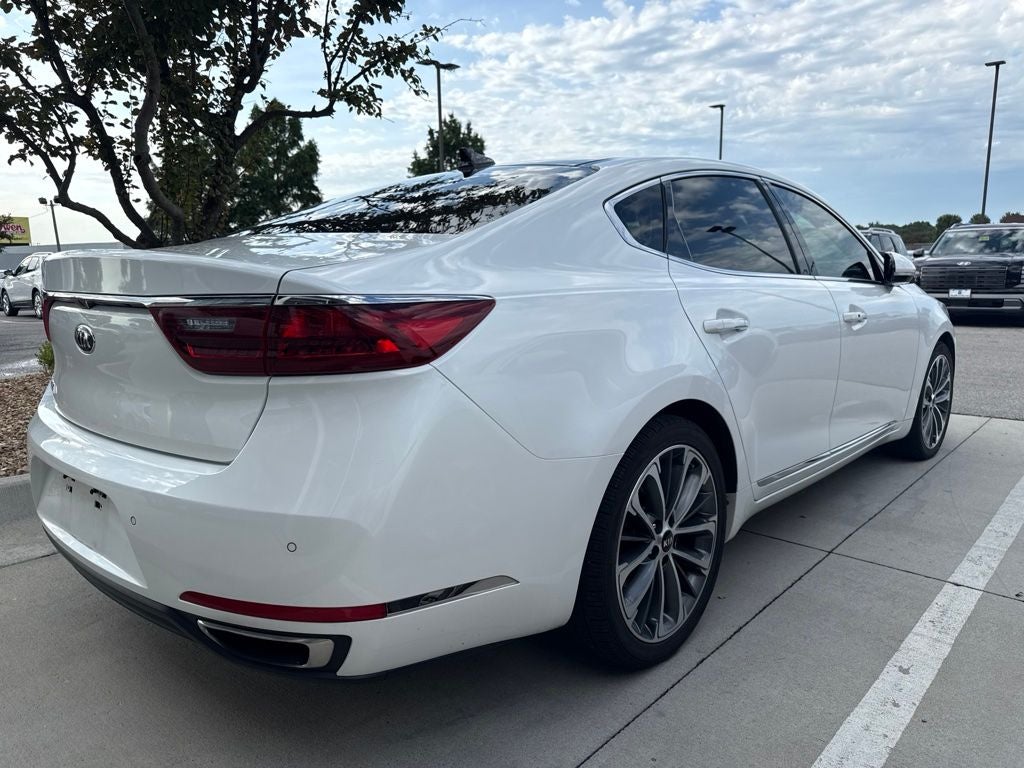 2017 Kia Cadenza Technology