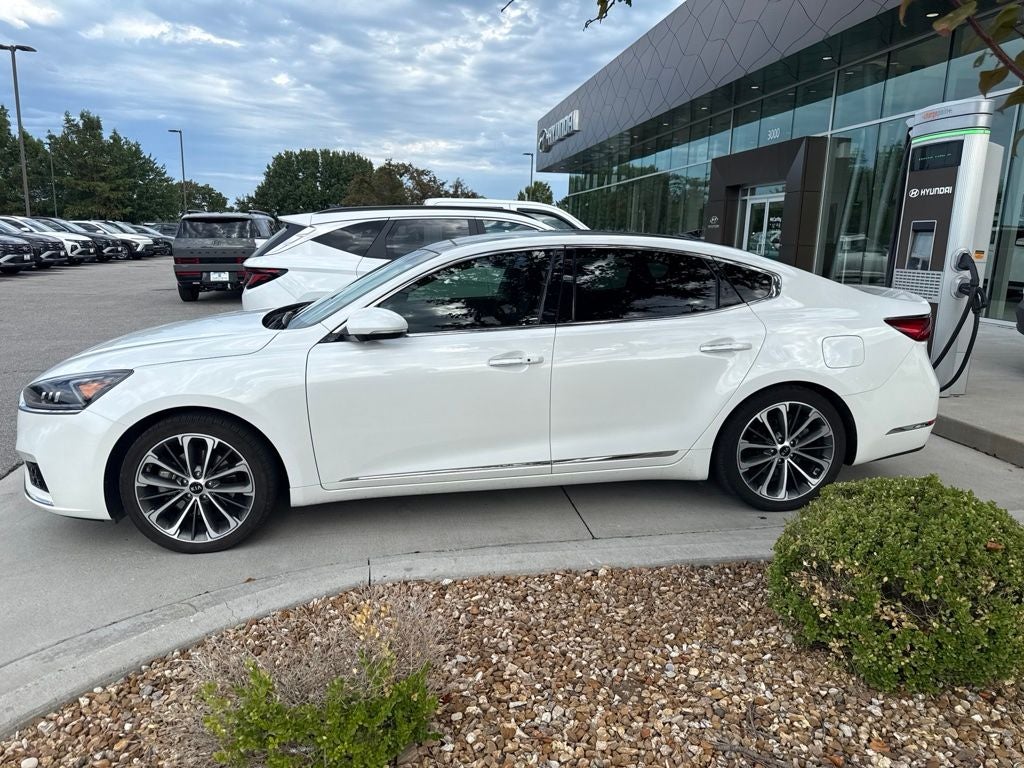 2017 Kia Cadenza Technology