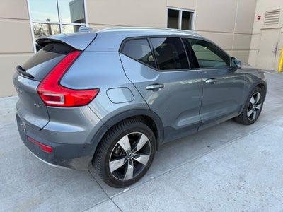 2019 Volvo XC40 Momentum