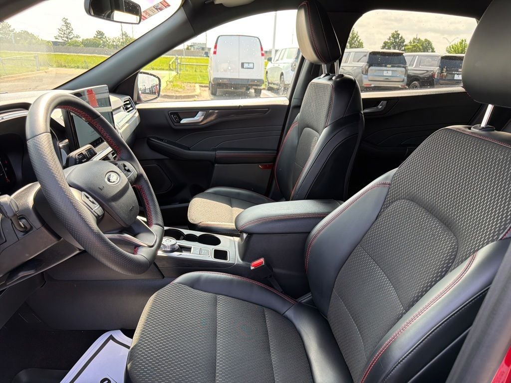 2025 Ford Escape Hybrid ST-Line