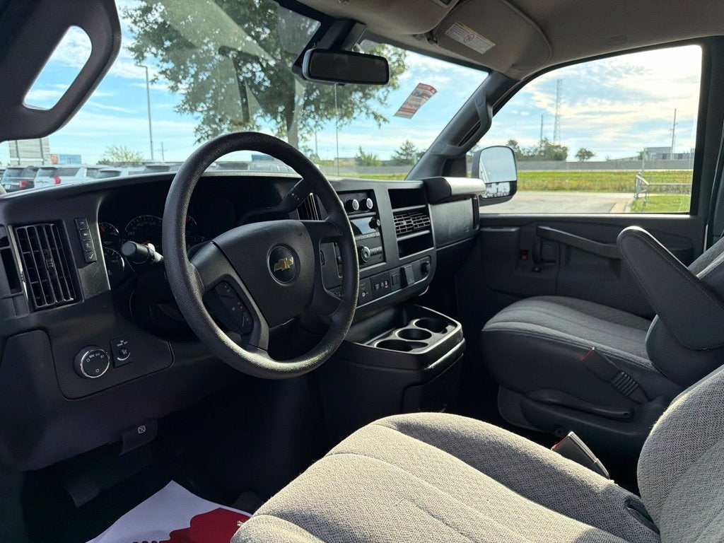 2025 Chevrolet Express 3500 LT Passenger