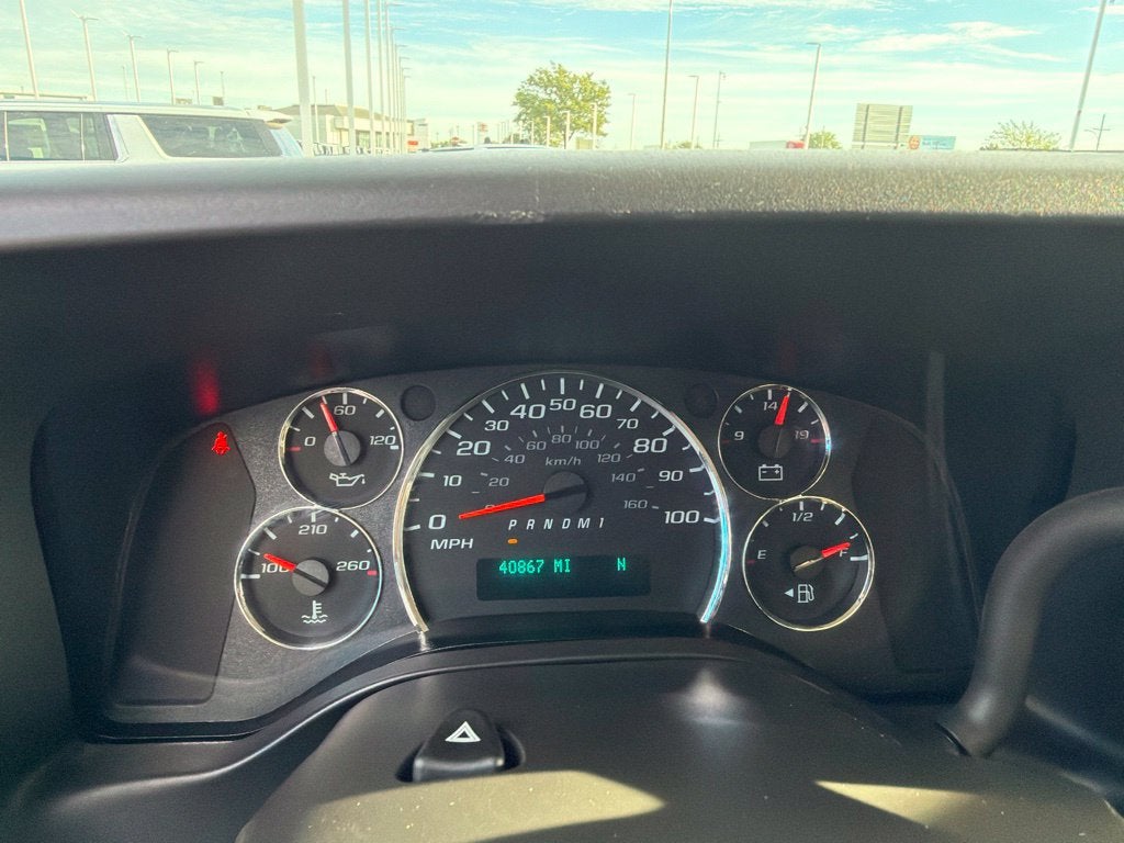 2025 Chevrolet Express 3500 LT Passenger