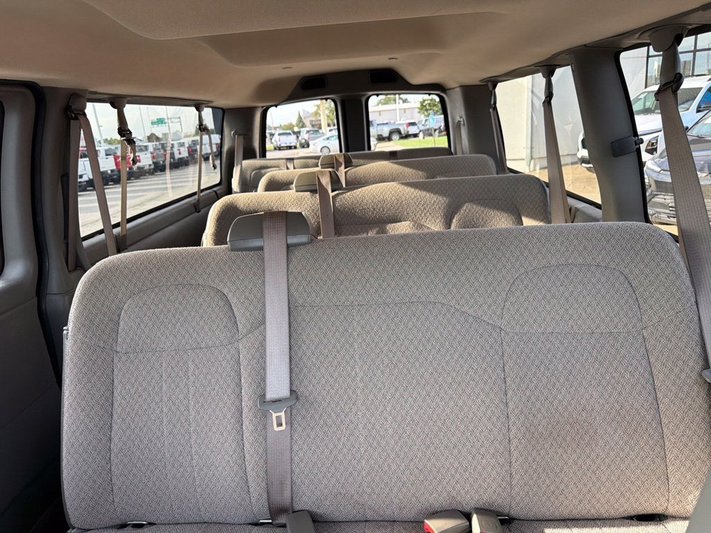 2025 Chevrolet Express 3500 LT Passenger