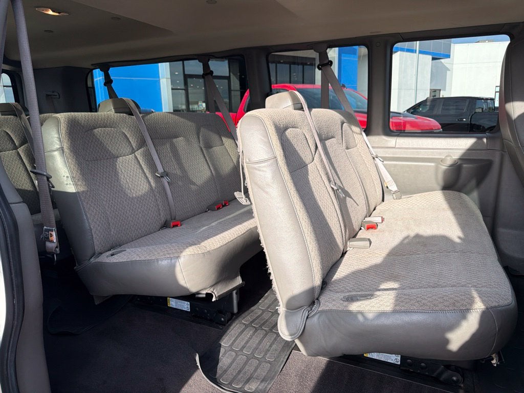 2025 Chevrolet Express 3500 LT Passenger