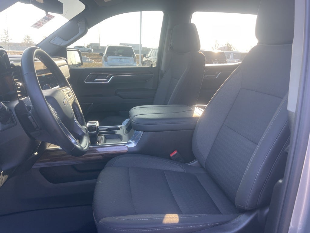 2024 Chevrolet Silverado 1500 LT LT1