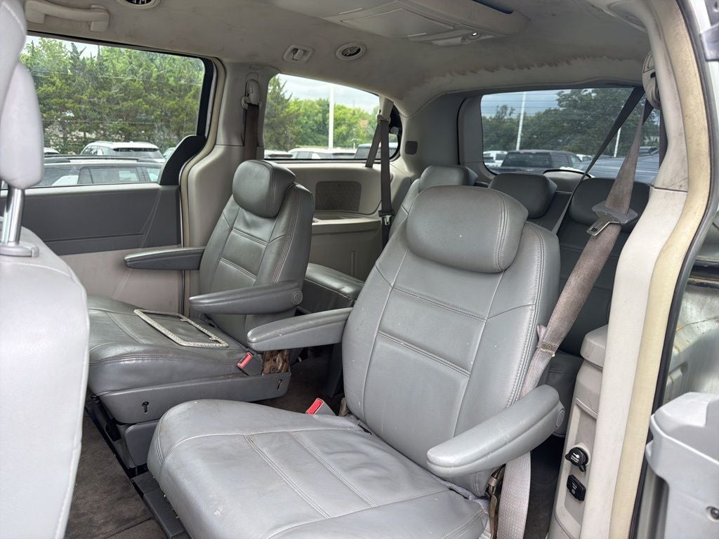 2010 Chrysler Town & Country Touring