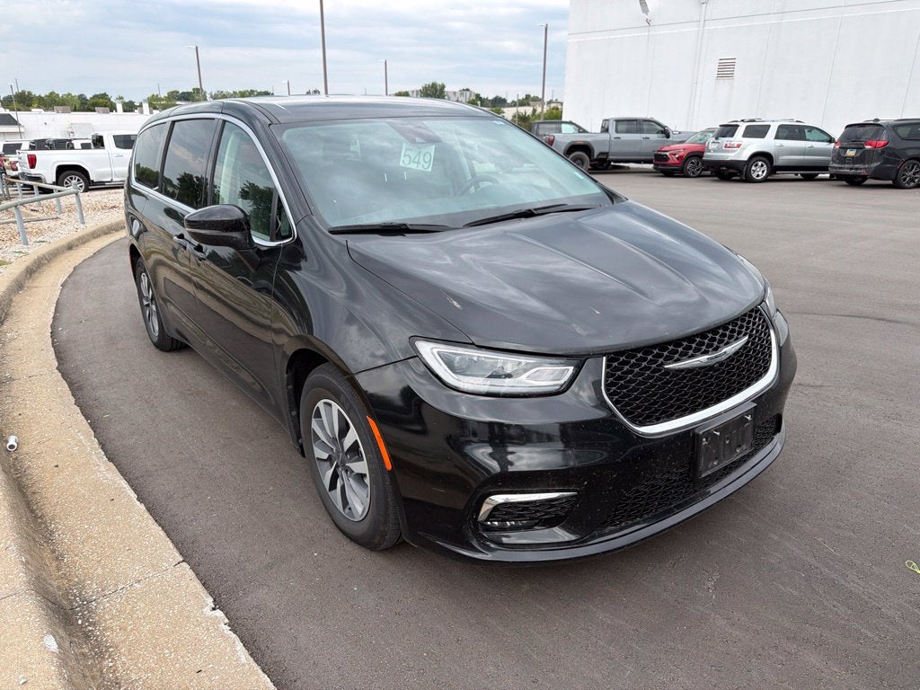 2023 Chrysler Pacifica Hybrid Touring L
