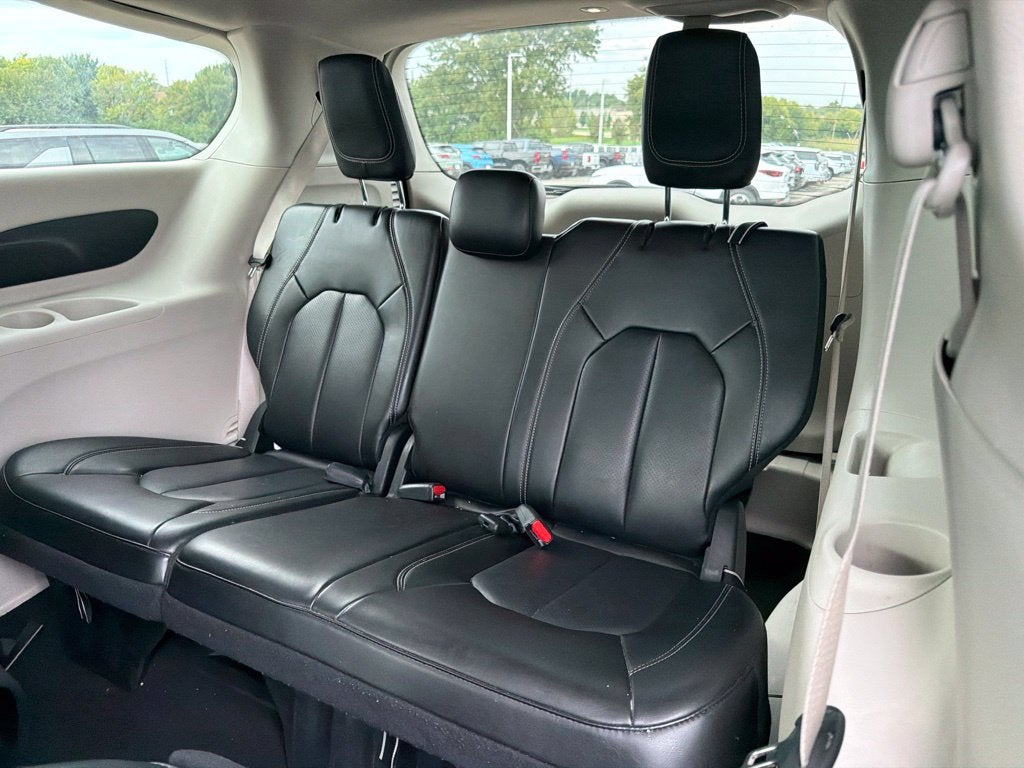 2023 Chrysler Pacifica Hybrid Touring L