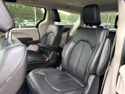 2023 Chrysler Pacifica Hybrid Touring L