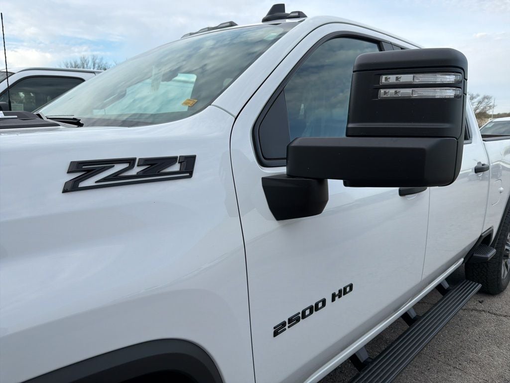 2024 Chevrolet Silverado 2500HD Custom