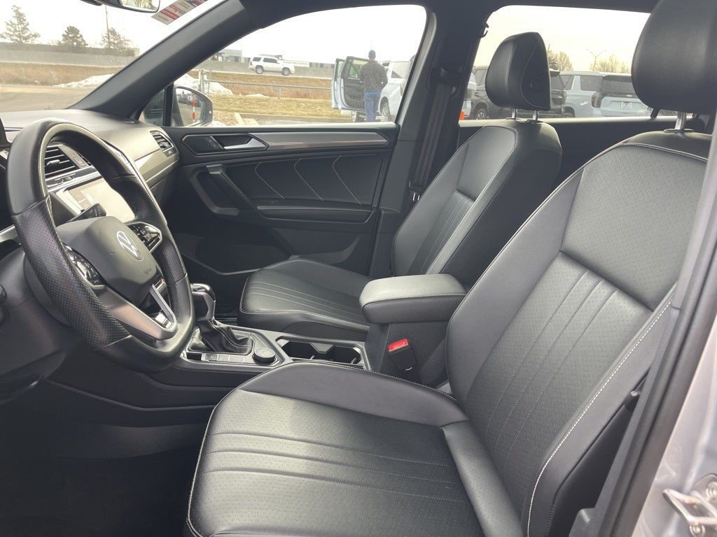 2023 Volkswagen Tiguan 2.0T SE R-Line Black