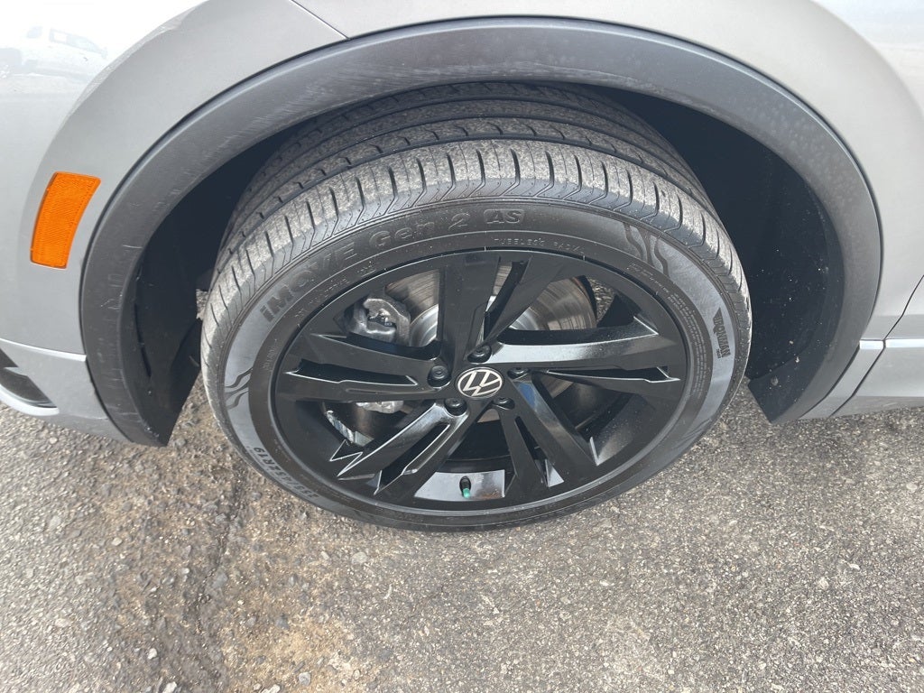 2023 Volkswagen Tiguan 2.0T SE R-Line Black